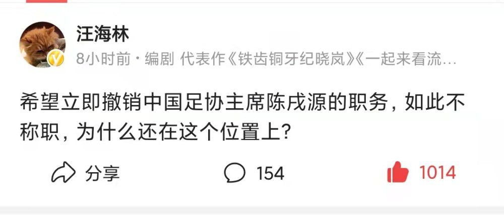 查理（扎克•埃夫隆 Zac Efron 饰）和山姆是一对形影不离的好兄弟，就在二人方才一举拿下风帆角逐的冠军的同时，查理就收到了斯坦福年夜学的全额奖学金，让本是漂亮萧洒的查理更是成了女孩们心中灼热的梦中恋人。满心向往年夜学糊口的查理带着弟弟山姆在离家前一夜开车出往狂欢，却不意遭受飞来横祸，醉酒的司机让这两兄弟一死一伤从此阴阳两隔。存活下来的查理活在疾苦与惭愧中，从此抛却了曩昔光线的糊口和弘远的出息，留在镇受骗一位守墓人。他遵照着和山姆生前的商定，逐日傍晚陪着山姆的灵魂操练棒球，风雨无阻。而这类安静的糊口和